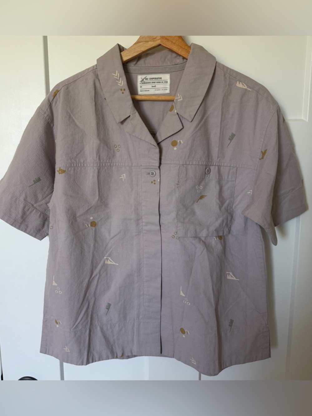 REI Purple Short Sleeve Button Down Utility Shirt Cropped NWOT Small Outdoor